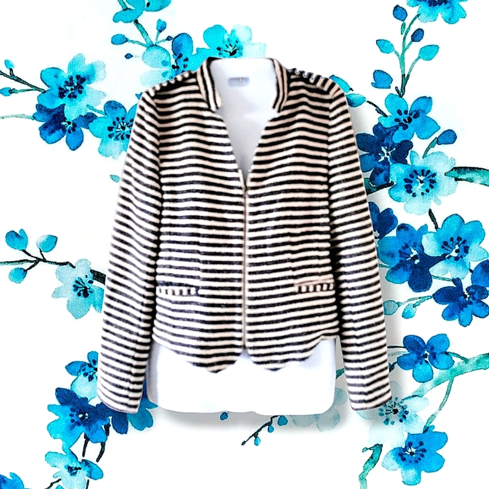 Romeo & Juliet Couture | EUC Cute Beige/Navy Striped Jacket (SIZE S)